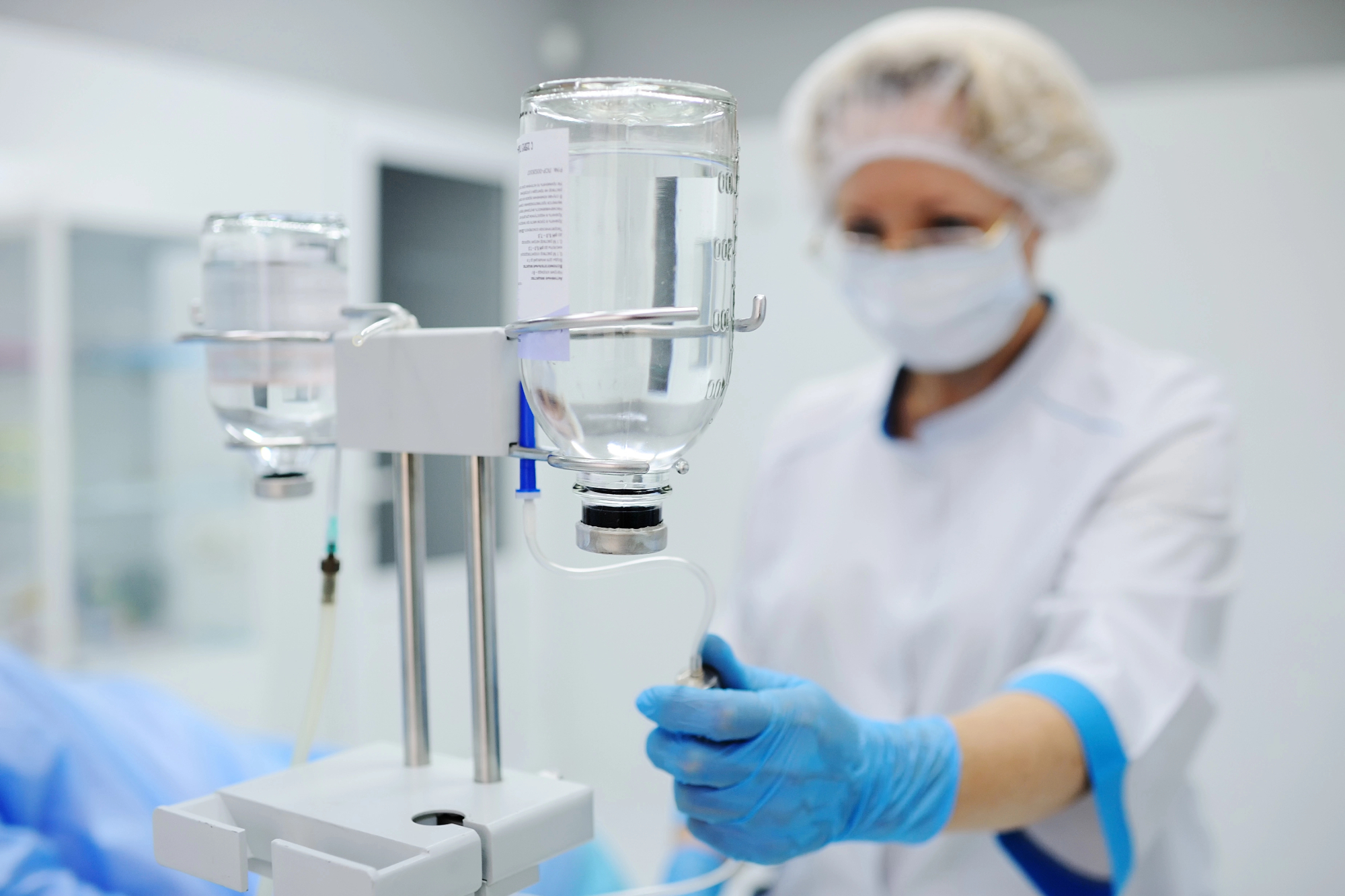 Priprava fiziološke raztopine kar doma